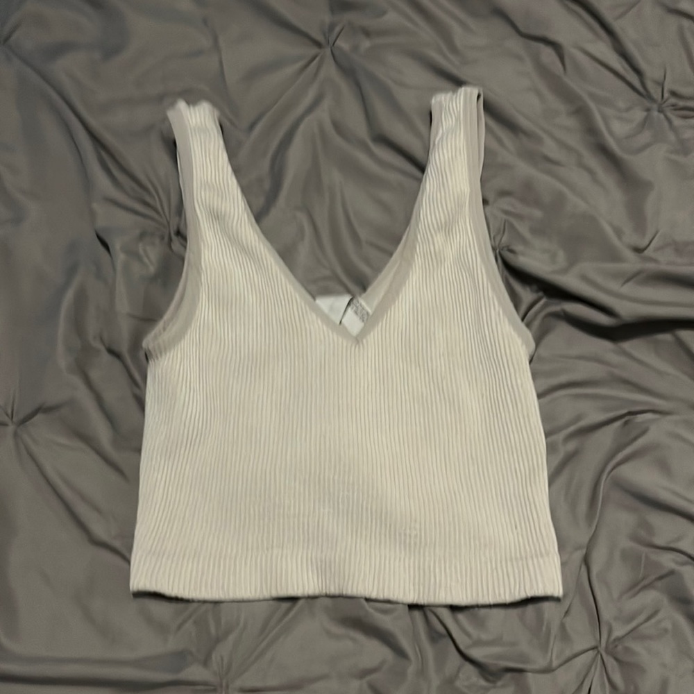size extra small white tank top